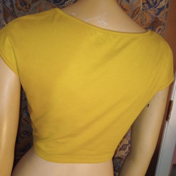 SHEIN short sleeve yellow crop top, ties in front, size small - Picture 6 of 6
